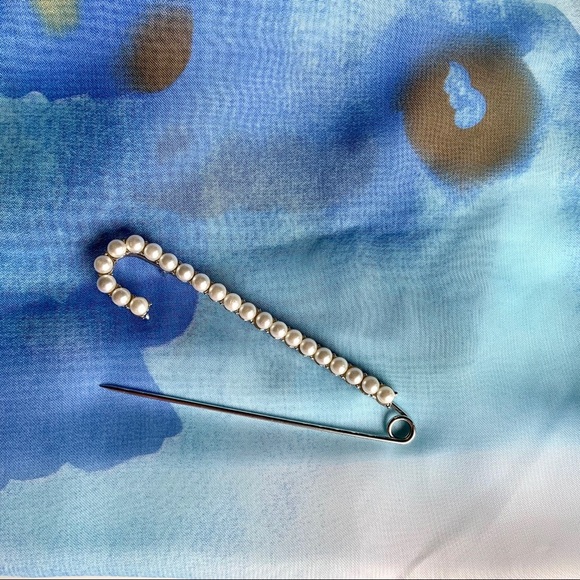 Long pearl kilt pin brooch - Picture 2 of 5
